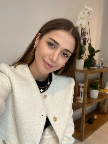 İrem Uzuncaova, Aile Danışmanı, İstanbul Bakırköy