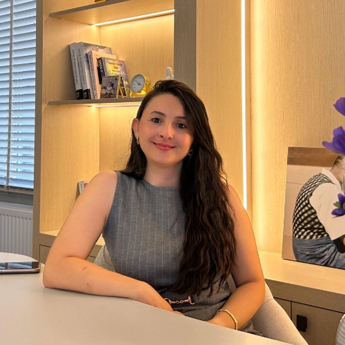 Uzm. Dr. Selin Ayşe İpek Baş, Çocuk ve Ergen Psikiyatristi, Antalya Muratpaşa