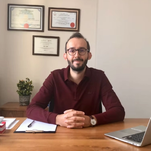 Uzm. Dr. Güçlü Ayaz, Çocuk ve Ergen Psikiyatristi, İstanbul Bakırköy