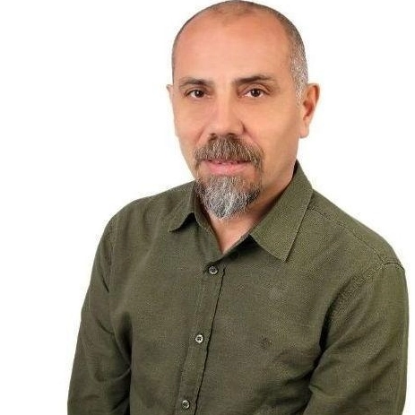 Dr. Suat Bayram, Psikiyatrist, İzmir