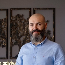 Uzm. Dr. Erdem Örnek, Çocuk ve Ergen Psikiyatristi, İstanbul Kadıköy