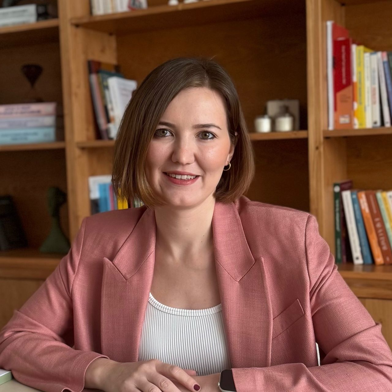 Uzm. Dr. Esra Bulanık Koç, Çocuk ve Ergen Psikiyatristi, İstanbul Kadıköy
