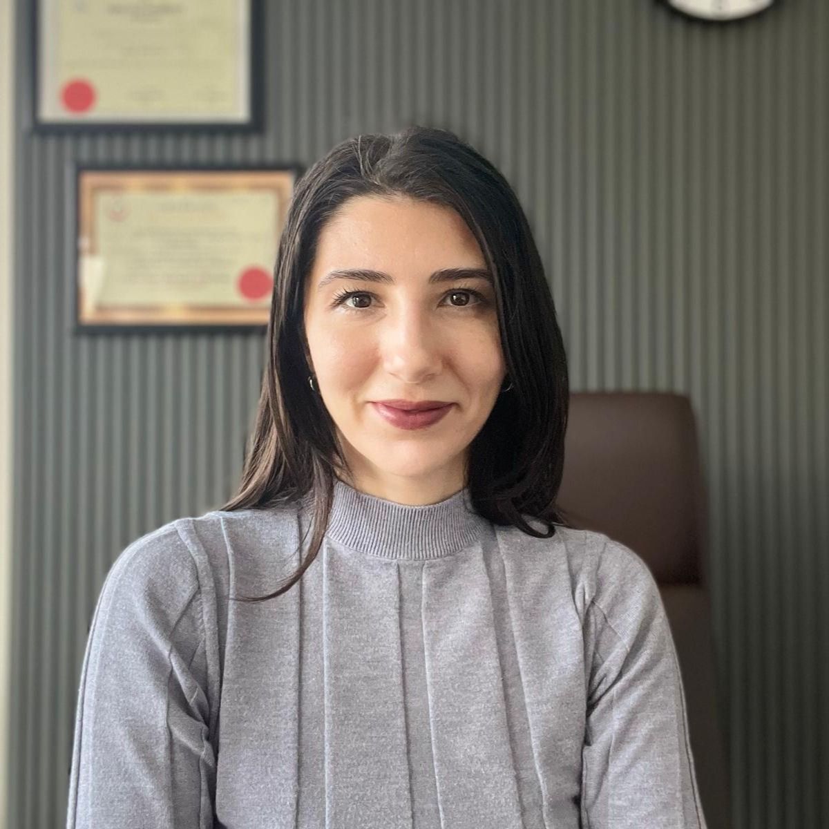 Uzm. Dr. Gözde Ulaş, Çocuk ve Ergen Psikiyatristi, İzmir Narlıdere