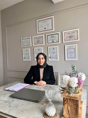 Kl. Psk. Feyza Nur Hatipoğlu Karataş, Klinik Psikolog, İstanbul Çekmeköy