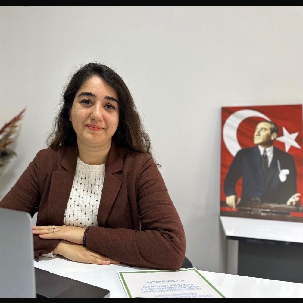 Psk. Melda Karaşahin, Psikolog, İzmir Narlıdere