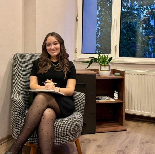 Selin Asran, Aile Danışmanı, Bursa Okul Caddesi No:6