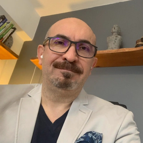 Uzm. Dr. Adil Zorlu, Çocuk ve Ergen Psikiyatristi, İzmir Konak