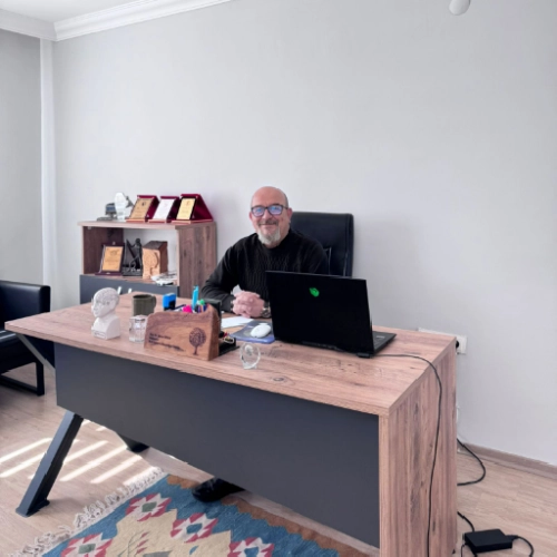 Uzm. Dr. Ekrem Güney, Psikiyatrist, İzmir