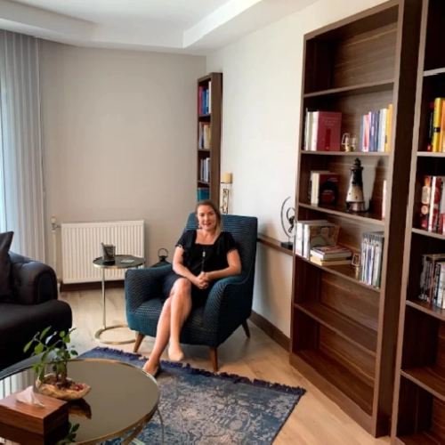 Uzm. Dr. Hanife Yılmaz Çengel, Psikiyatrist, İstanbul