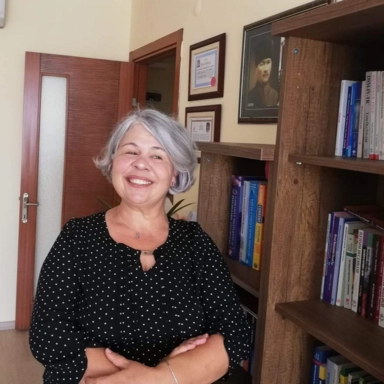 Uzm. Dr. Nihal Mumcu, Psikiyatrist, İzmir Narlıdere