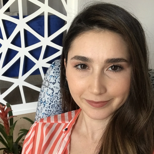Uzm. Dr. Selcen Sümeyra Güney Uzunköprü, Çocuk ve Ergen Psikiyatristi, İzmir Karşıyaka
