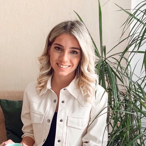 Uzm. Psk. Dan. Büşra Arıkan, Uzman Psikolojik Danışman, Yurt Dışı